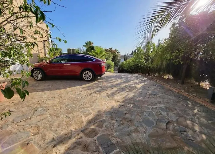 Tess Casa Mariposas, Casa Magica