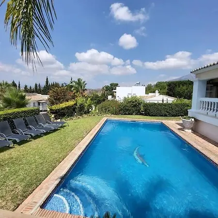 Tess Casa Mariposas, Casa Magica
